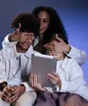 Kehadiran orangtua membantu anak mengenali manfaat sekaligus memahami berbagai risiko yang dapat muncul saat menggunakan internet. (Foto/Dok: Pexels)