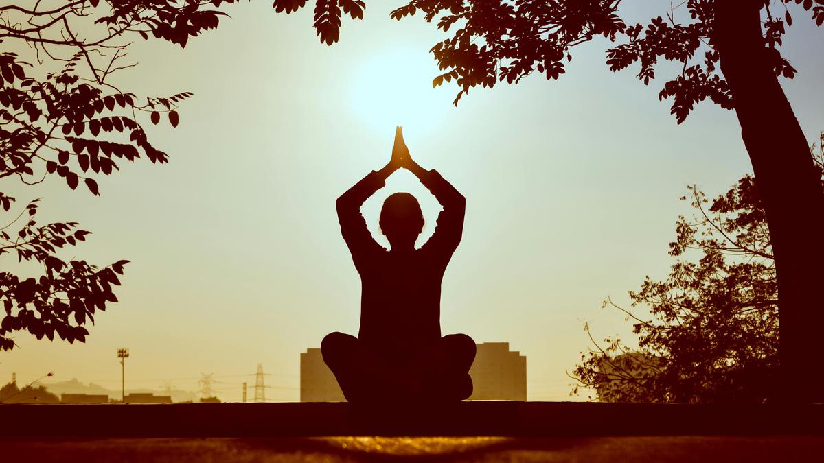 5 Alasan Meditasi Bisa Membantu Menjaga Kesehatan Mental