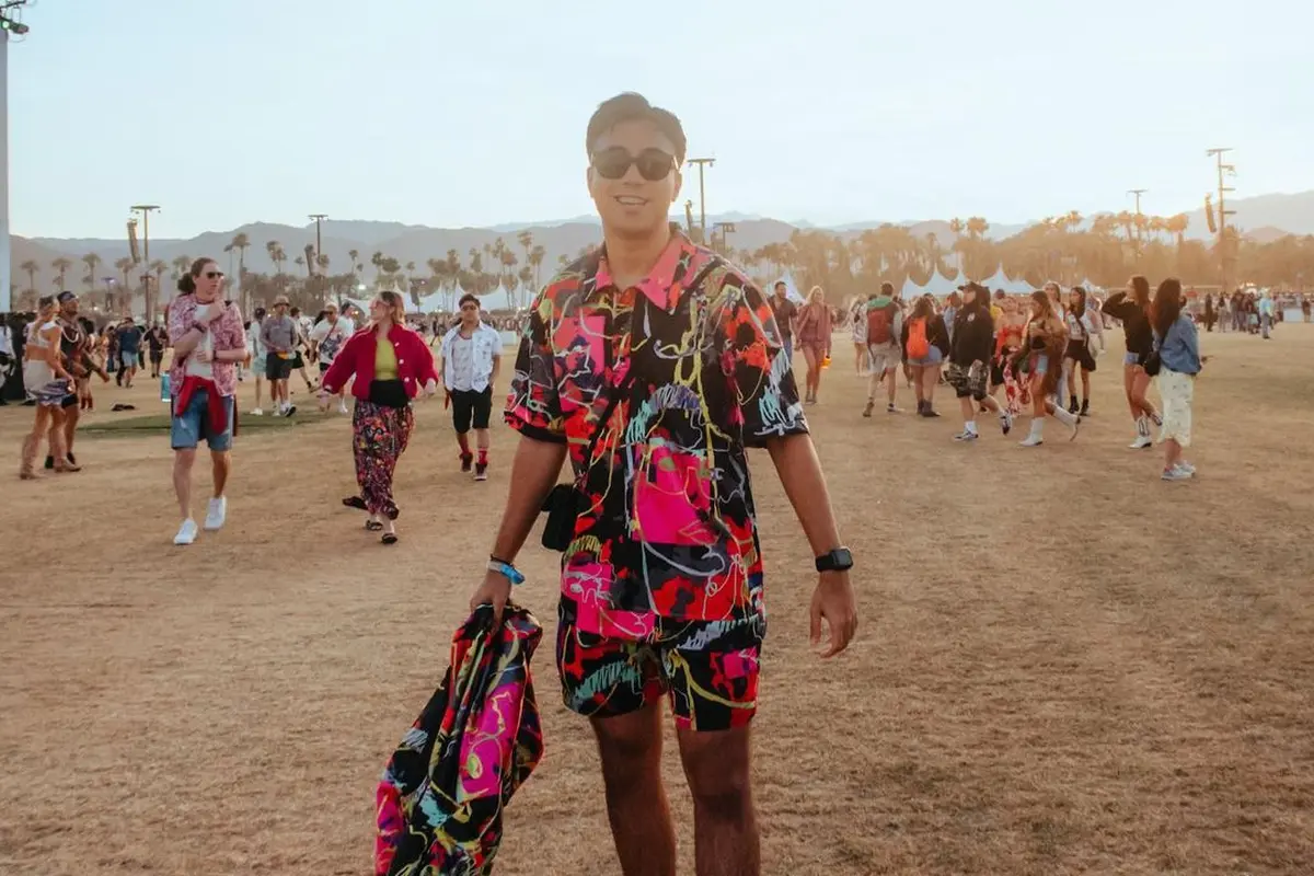 Potret Seru Vidi Aldiano Nonton Coachella Pakai Outfit Brand Lokal dan Tas Rp19jutaan