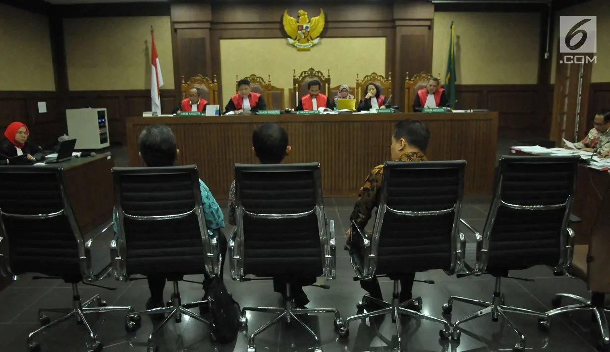 Suasana sidang kasus korupsi KTP Elektronik di Pengadilan Tipikor, Jakarta Pusat, Senin (29/5). Dalam kesaksiannya Andi Narogong mengakui mengenal Setya Novanto saat pengurusan percetakan kaos pemilu pada 2009 silam. (Liputan6.com/Helmi Afandi)