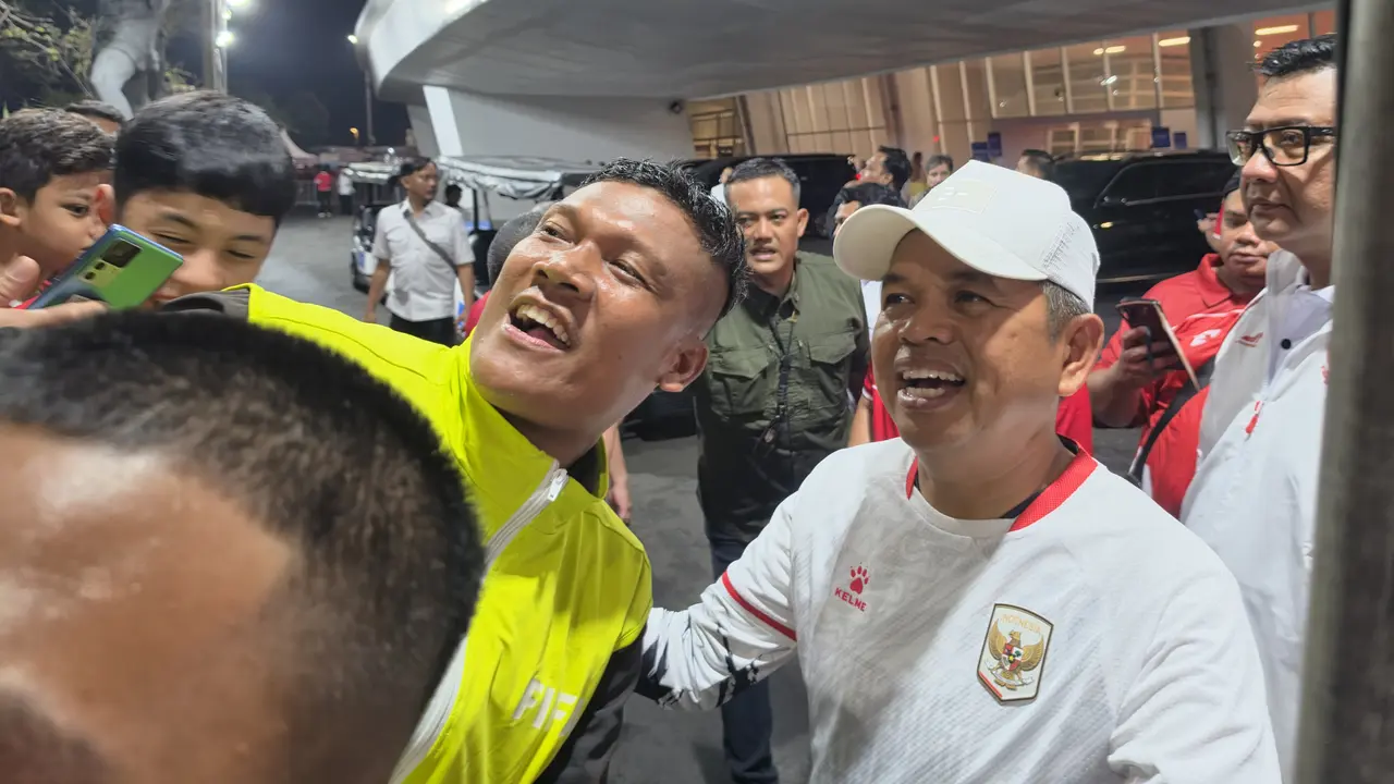 KDM saat menyaksikan FIFA Series 2026 antara timnas Indonesia melawan Bulgaria