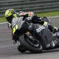 Pebalap Aprilia, Aleix Espargaro, dikabarkan bakal menguji winglet fairing pada tes pramusim resmi MotoGP 2017 di Sirkuit Phillip Island, Australia, 15-17 Februari 2017. (Bola.com/Twitter/crash_motogp)