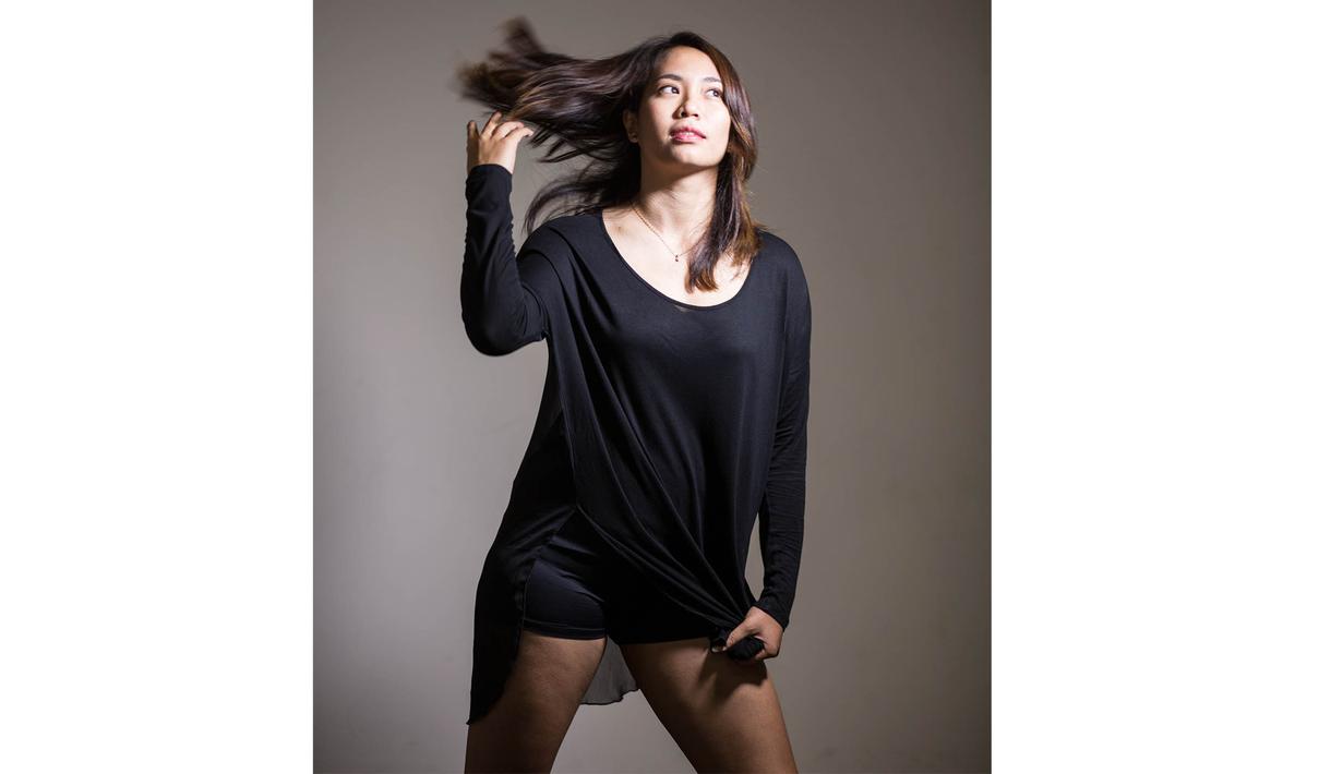 Selain jago di lapangan pevoli nasional, Berllian Marsheilla, juga memiliki paras cantik. (Bola.com/Peksi Cahyo) 