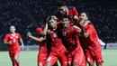 <p>Selebrasi para pemain Timnas Indonesia U-22 setelah Titan Agung Fawwazi mencetak gol pertama ke gawang Kamboja pada laga keempat Grup A SEA Games 2023 di Olympic National Stadium, Phnom Penh, Kamboja, Rabu (10/5/2023). (Bola.com/Abdul Aziz)</p>