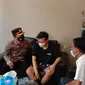 Polres Serkot Bawa Berobat Remaja Penderita Anemia Gravis. (Selasa, 22/02/2022). (Liputan6.com/Yandhi Deslatama).