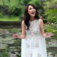 "Hari ini syuting klip video Tundukkan Dunia. Ini ost sountrack film 3 Srikandi. 3 Minggu lagi mau launching," ucap BCL. (Andy Masela/Bintang.com)