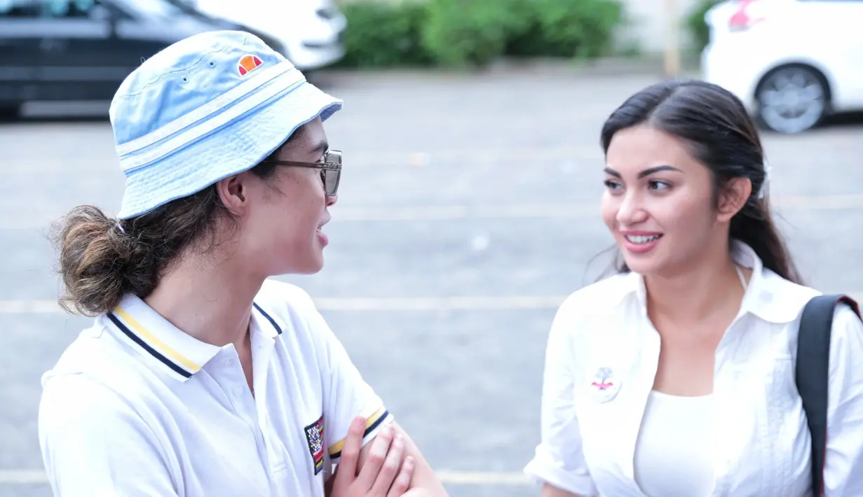 Melihat yang dirintis oleh Ariel, Dul mengaku terkesan dan terharu. Apalagi selama ini, Dul cukup mengenal baik kepribadian anak pasangan Rico Valentino Murry dan Tatum Mathilda itu. (Adrian Putra/Bintang.com)