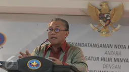 Kepala BPH Migas Andy Noorsaman Sommeng berpidato di Gedung BPH Migas, Jakarta, (16/2). Alat ukur itu nantinya digunakan dalam pendistribusian bahan bakar minyak (BBM). (Liputan6.com/Angga Yuniar)