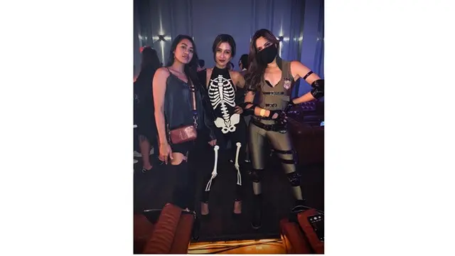 Jauh Dari Seram, Ini 6 Gaya Nia Ramadhani Saat Haloween Party