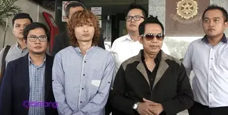 Adie Mohawk selaku suami dari Sylvia Yolanda yang menjadi korban kebakaran Inul Vizta cabang Manado datang ke Bareskrim, Mabes Polri dan siap membawa bukti tentang kelalaian pihak gedung hingga terjadinya peristiwa kebakaran tersebut.