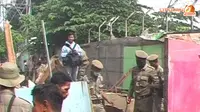 [VIDEO] Ratusan Bangunan Liar di Senen Dibongkar Paksa
