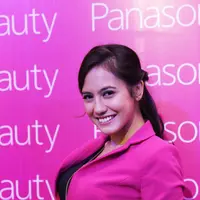 Madu dan putih telur  merupakan perawatan alami yang dilakukan oleh Pevita Pearce. Ia menggunakan dua bahan tersebut sebagai masker wajahnya ketika sedang ingin. (Andy Masela/Bintang.com)