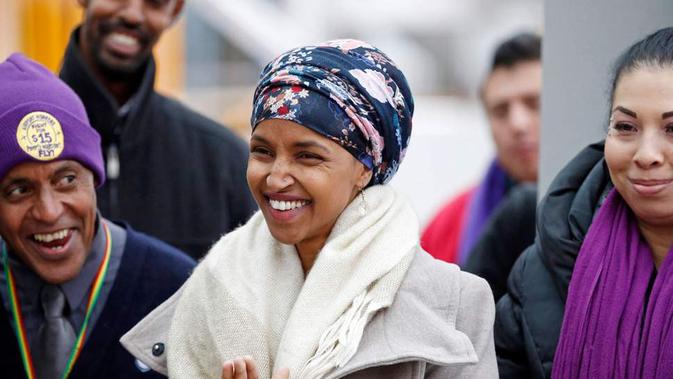 Ilhan Omar adalah anggota terpilih untuk Kongres Amerika Serikat yang mewakili Minnesota. Dia adalah seorang mantan pengungsi dari Somalia dan beragama Muslim. (AP)