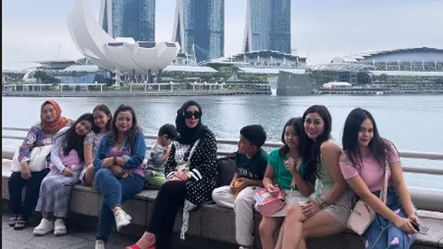 Momen Liburan Amy Qanita dan Ibunda Jeje, Tepis Isu Perselisihan Keluarga