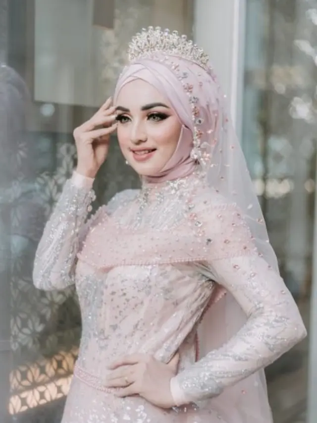 Viral Wanita Berseragam Persit Disebut Berparas Bak Barbie, Ini 6 Potretnya