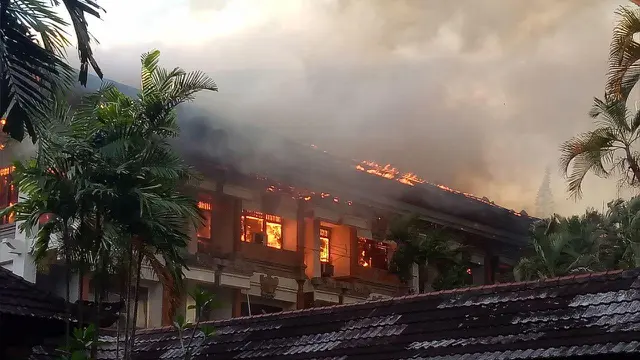 Kantor Gubernur Bali kebakaran