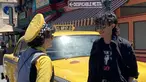 Selama liburan di Amerika, Rizky Langit Ramadhan menikmati suasana kota Los Angeles. Anak penyanyi Rossa ini terlihat sangat senang bahkan ia selalu melakukan berbagai kegiatan yang disukainya. Salah satunya, ia tampak asyik mengobrol dengan orang lokal di sana.