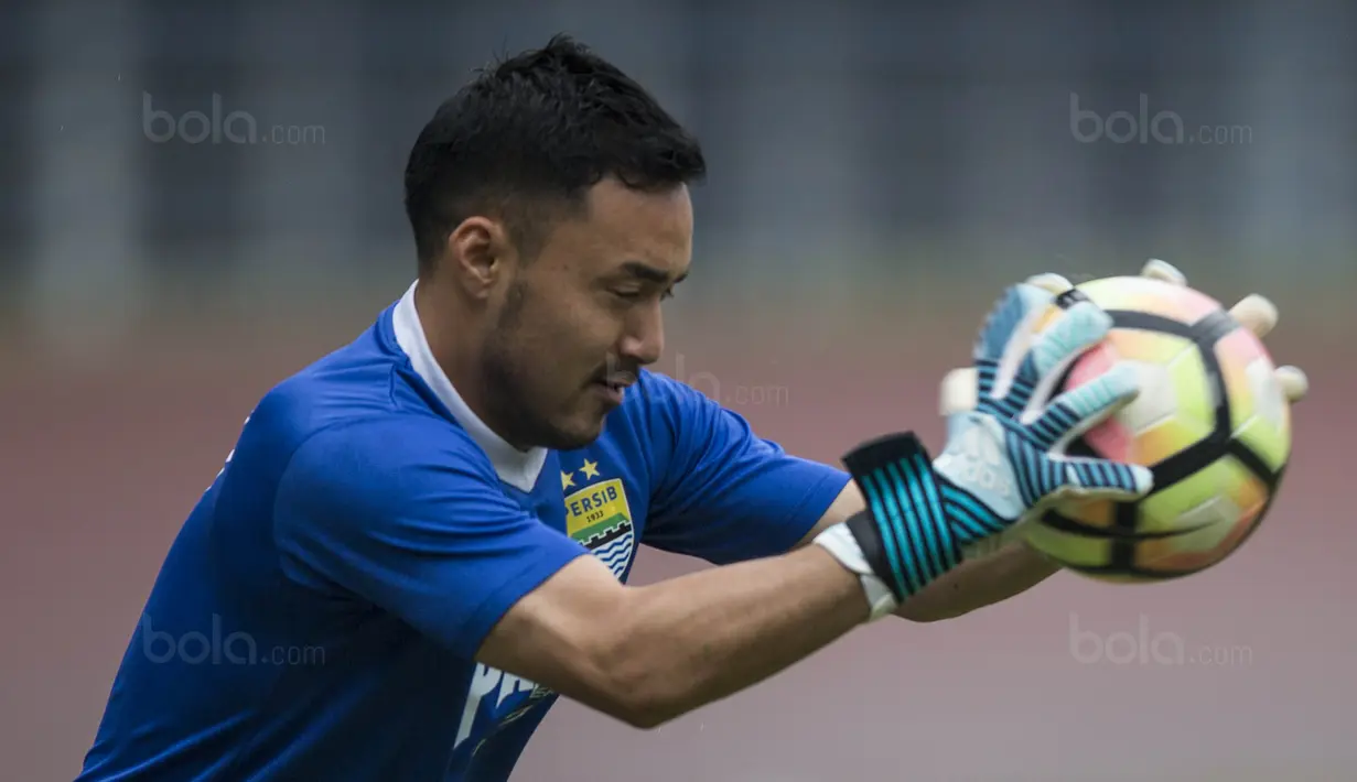 Namun latihan ini hanya dilakukan Shohei Matsunaga saat pemanasan, bukan hal yang serius. (Bola.com/Vitalis Yogi Trisna) 