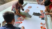 Warga binaan di Jatim membuat batik. (Istimewa)