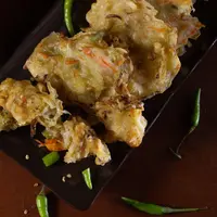 Resep bakwan sayur bala-bala./Copyright shutterstock.com