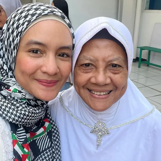 Potret perayaan ulang tahun ke-66 ibu Intan Nuraini (Sumber: Instagram/@intan_nuraini23)