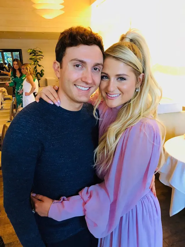 Umumkan Hamil Anak Pertama, Ini 6 Potret Mesra Meghan Trainor dan Suami