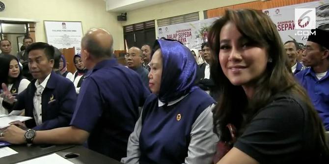 VIDEO: Olla Ramlan Jadi Bacaleg DPR RI dari Jabar