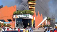 1-8-2004: Tragedi Jago Merah Supermarket yang Telan 900 Korban (Reuters)