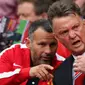 Louis van Gaal dan Ryan Giggs (caughtoffside)