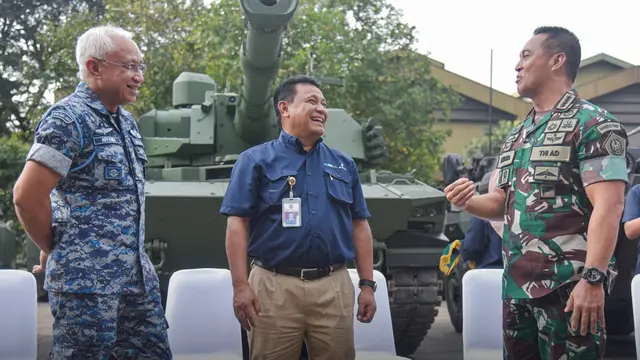 Panglima Angkatan Tentera Malaysia (ATM) Jenderal Tan Sri Dato' Sri Haji Affendi Bin Buang mengunjungi PT Pindad. Foto: Pindad