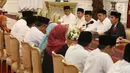 Suasana pertemuan Presiden Jokowi dengan para Qori dan Qoriah tingkat internasional di Istana Merdeka, Jakarta, Senin (12/6). Para Qori meminta presiden untuk membuat Keppres untuk Lembaga Pengembangan Tilawatil Quran (LPTQ) (Liputan6.com/Angga Yuniar)