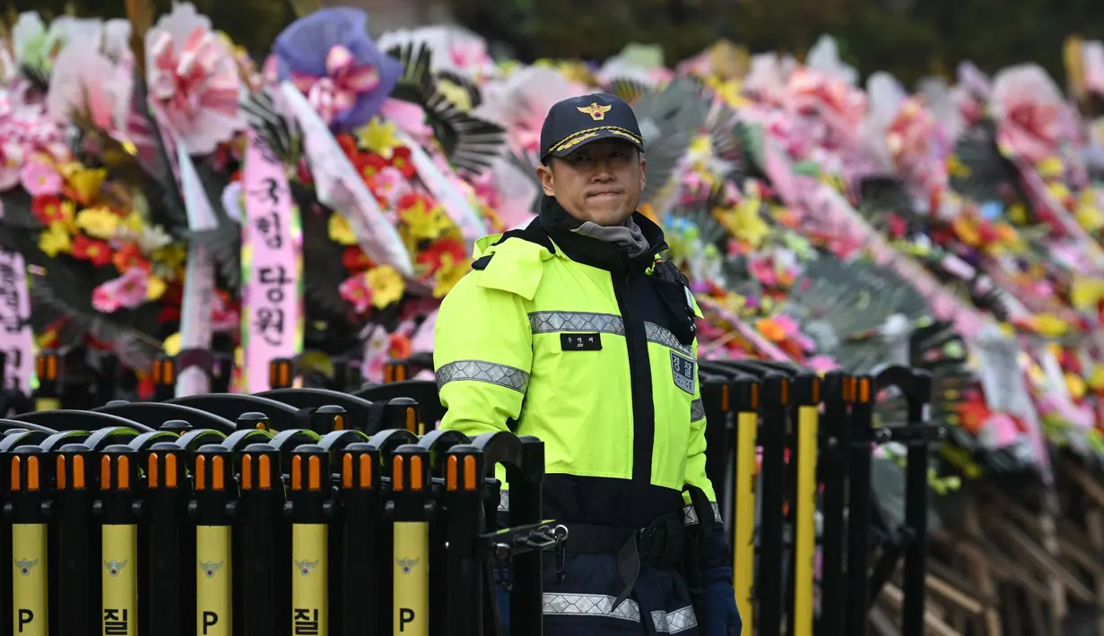 Sejak pemakzulannya pada Desember 2024, Yoon Suk Yeol terus menentang upaya untuk menyelidiki dan menangkapnya atas tuduhan pemberontakan dan penyalahgunaan kekuasaan. (Jung Yeon-je/AFP)