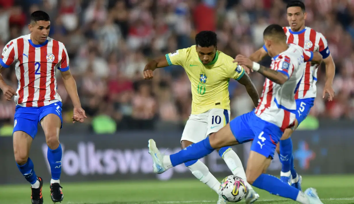 Bermain di negara sendiri, Paraguay berhasil menundukkan Brasil dengan skor 1-0. (JOSE BOGADO/AFP)