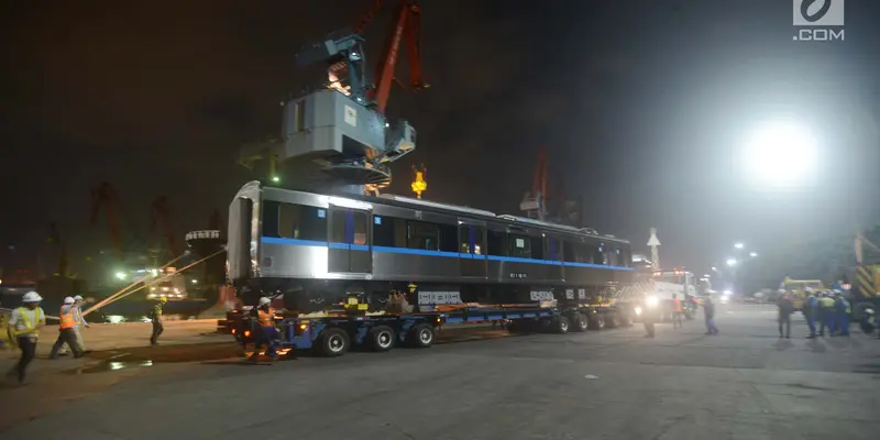 Dua Rangkaian Gerbong MRT Tiba di Jakarta