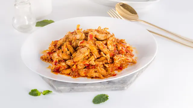 ayam suwir bumbu rujak pedas