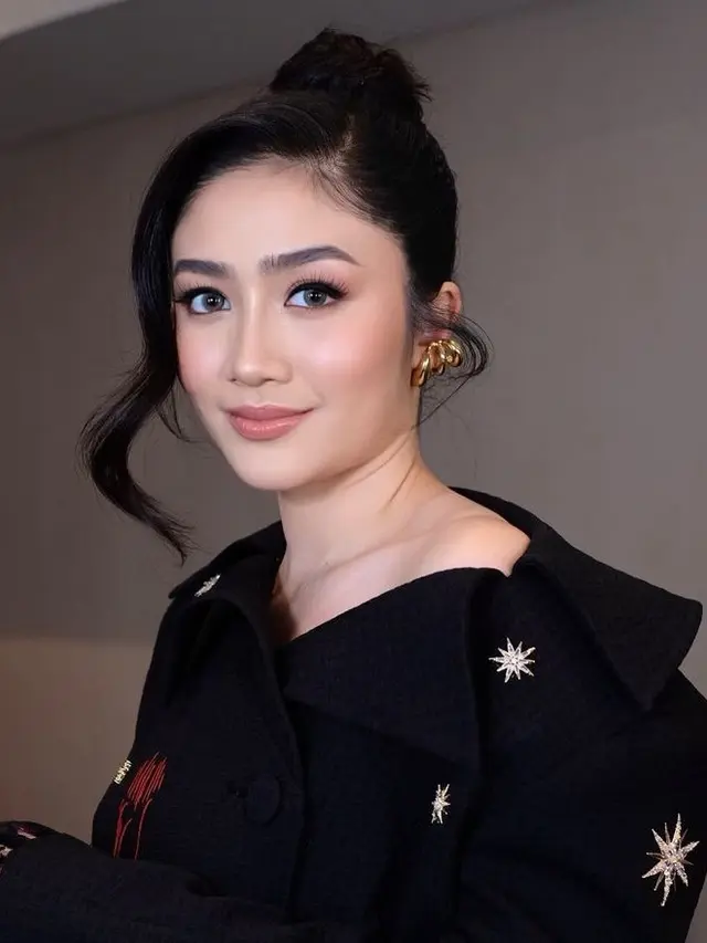 Tampilan Febby Rastanty Setelah Jadi Istri.