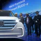Mobil Volkswagen BUDD - e ditampilkan saat acara CES 2016 Las Vegas, Nevada, (5/1/2016). Mobil ini berbahan bakar listrik. (REUTERS / Steve Marcus)