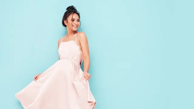 midi dress (ilustrasi by Freepik/halayalex)