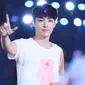 Lay `EXO` (KoreaBoo)