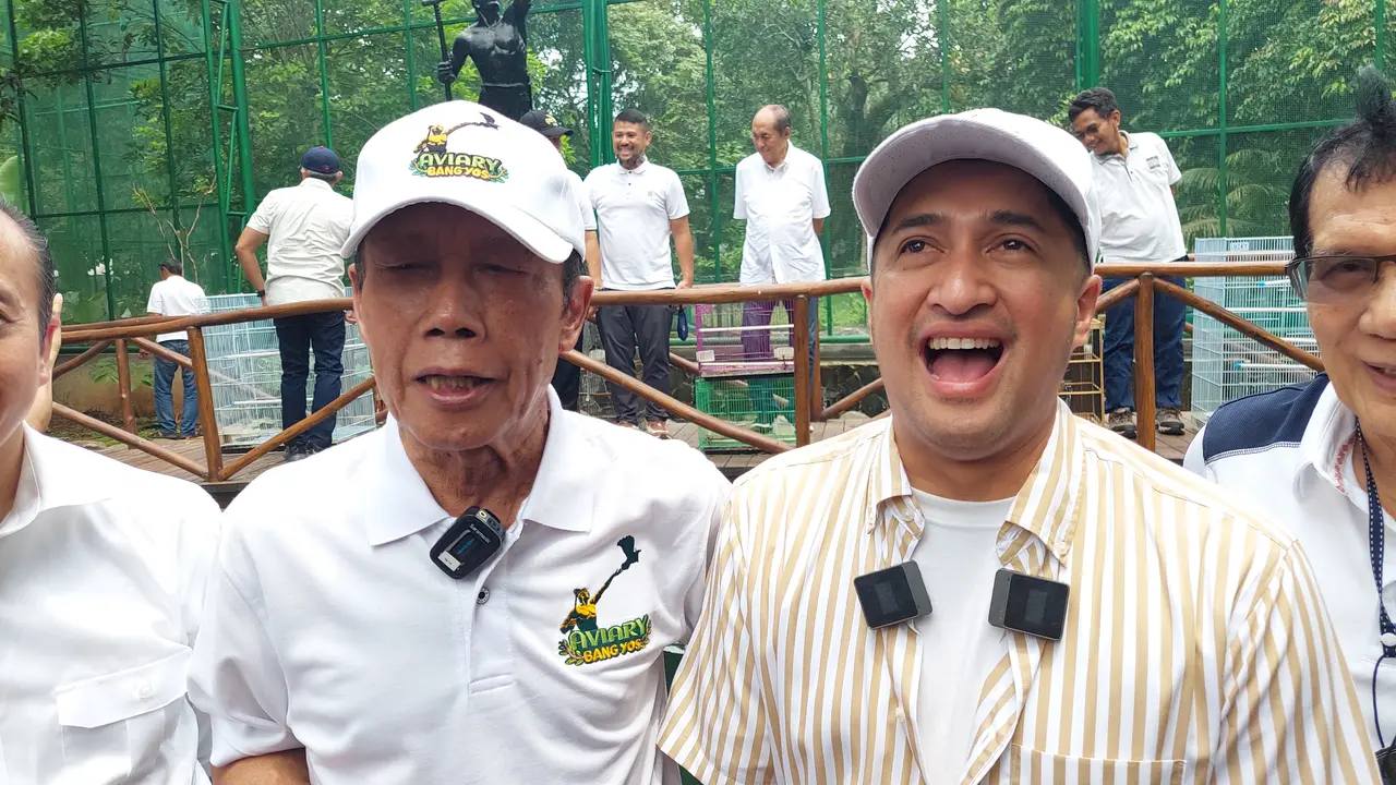 Mantan Gubernur DKI Jakarta, Sutiyoso meresmikan Aviary miliknya.