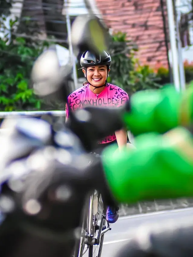[Fimela] Nirina Zubir dan Ernest Cokelat