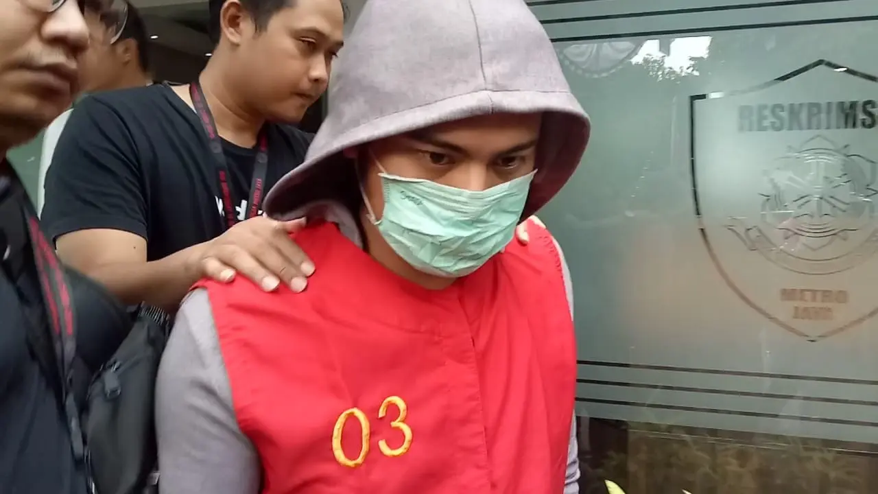 Galih Ginanjar dalam Seragam Tahanan (Zulfa Ayu Sundari)