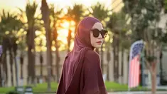 Zaskia Adya Mecca terbang ke Amerika Serikat bersama Hanung Bramantyo, pekan ini. Ia membagikan sejumlah foto lewat akun Instagram terverifikasinya, Rabu (7/9/2022). Ini kali pertama bintang sinetron Para Pencari Tuhan menginjakkan kaki ke Negeri Paman Sam sekalian bulan madu. Maklum, 12 tahun berumah tangga, ia tak sempat honeymoon. (Foto: Dok. Instagram @zaskiadyamecca)