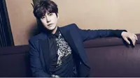 Kyuhyun Pamer Kebersamaan Dengan Seorang Wanita di Swiss
