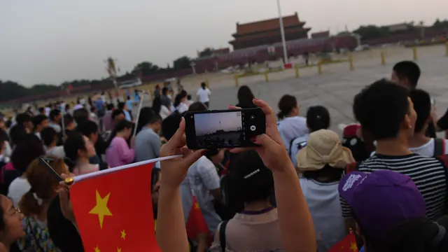 Mantan PM China Meninggal Dunia, Warga  Penuhi Lapangan Tiananmen