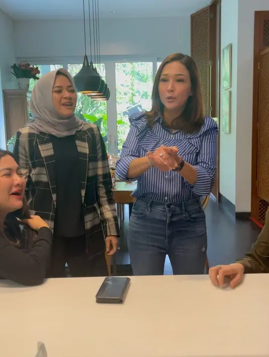 <p>[Instagram/maiaestiantyreal]</p>