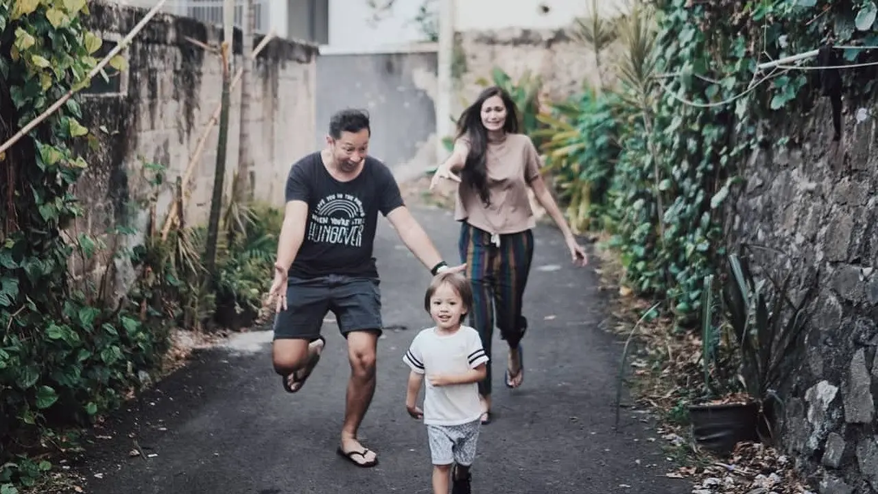 Ringgo Agus Rahman dan Sabai Morscheck