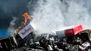 Rokok ilegal ini merupakan hasil penindakan Satuan Tugas Bea Cukai Aceh yang dilaksanakan melalui kegiatan patroli darat dan patroli laut sepanjang tahun 2024 di wilayah Provinsi Aceh. (CHAIDEER MAHYUDDIN/AFP)