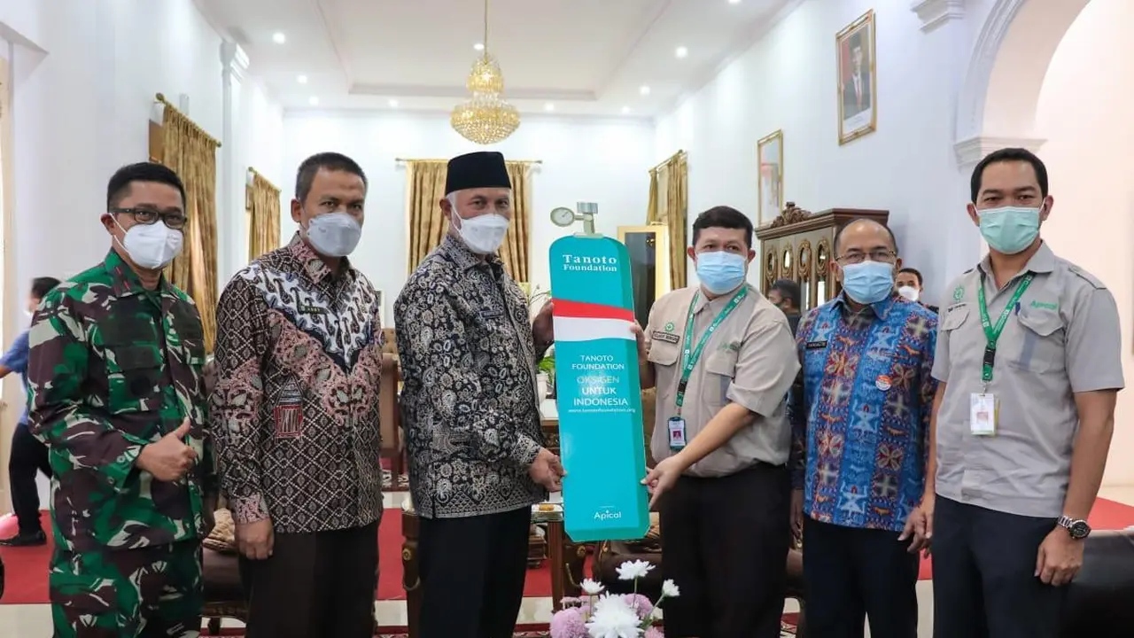 Bahu-membahu Hadapi Covid-19, Sumbar Terima Bantuan Liquid Oksigen