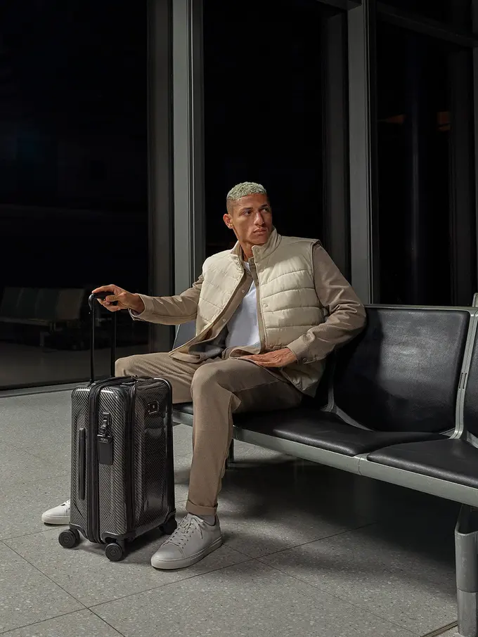 Rilis video pendek yang disutradrai oleh Todd Tourso